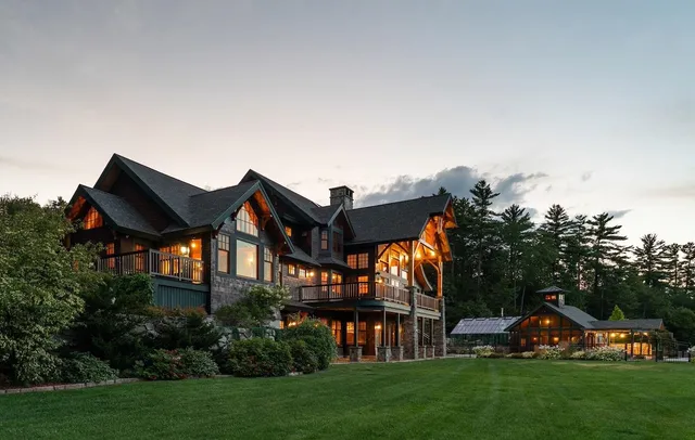 $4,250,000 | 827 Davis Hill Road, Conway, NH 03813