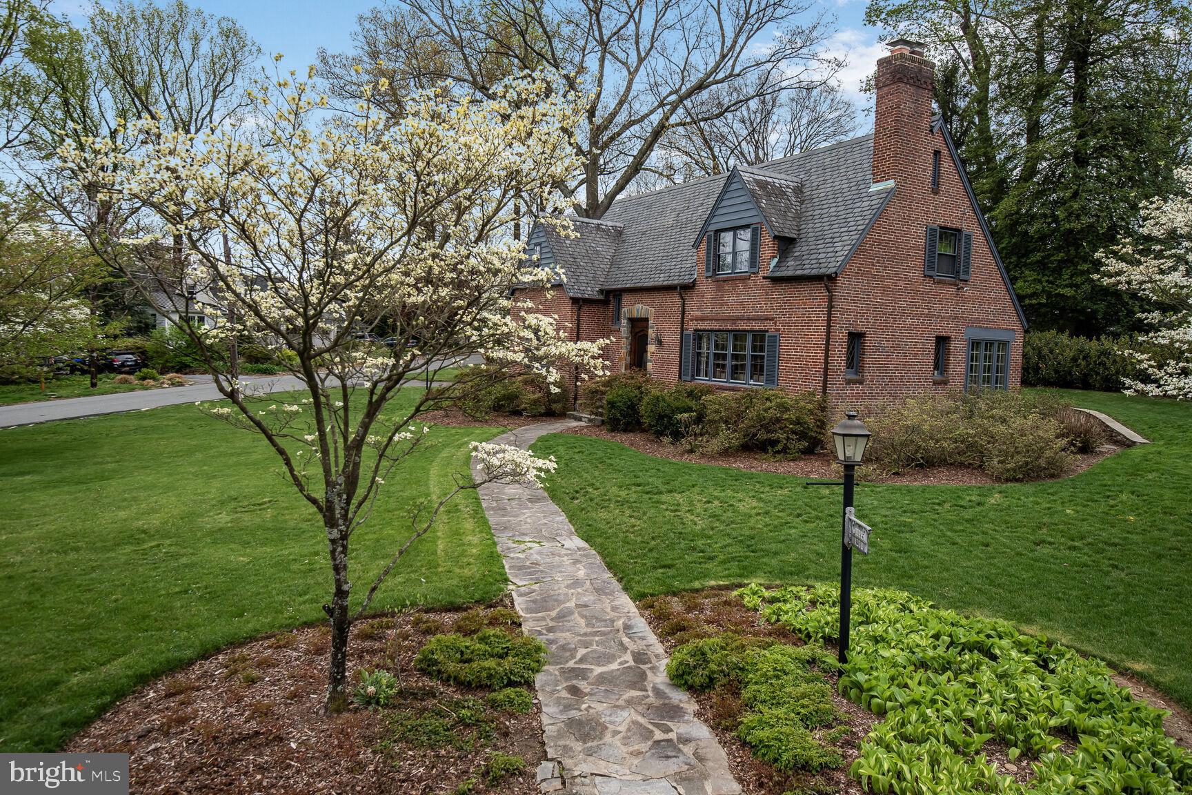 Beautifully landscaped yard