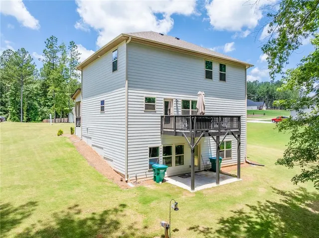 a view of an outdoor space and a yard