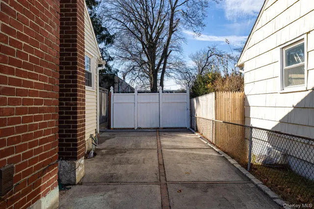 $699,000 | 5 Gardner Avenue, Hicksville, NY 11801