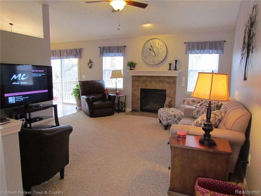 845 Dewars Street Howell, MI 48843 - Photo 5 of 36 Great Room