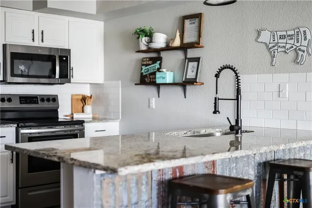 $310,000 | 171 Comanche Drive, Point Venture, TX 78645