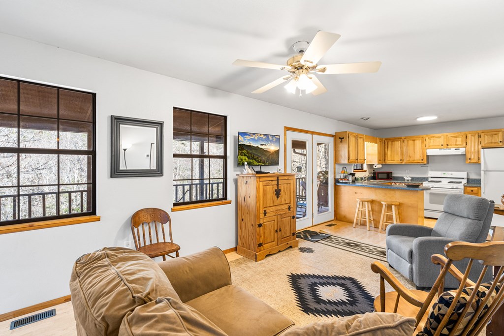 608 Hilltop Road Murphy, NC 28906 - Photo 8 of 42