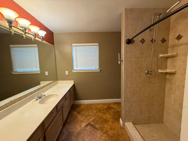 $2,350 | 1584 Chadwick Way, Tallahassee, FL 32312