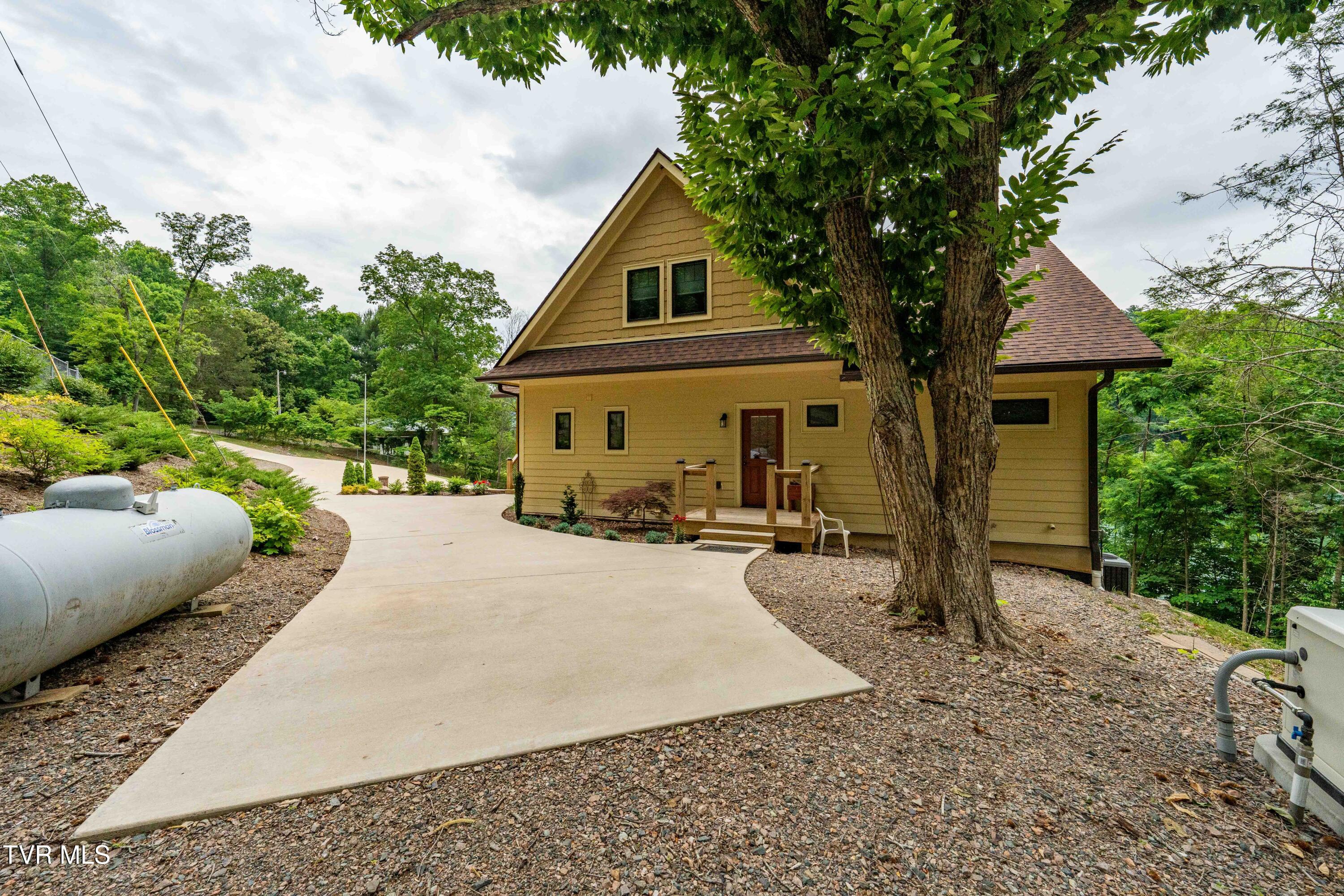 175 Lakeside Drive Butler, TN 37640 - Photo 77 of 102 175 Lakeside Dr (43 of 117)