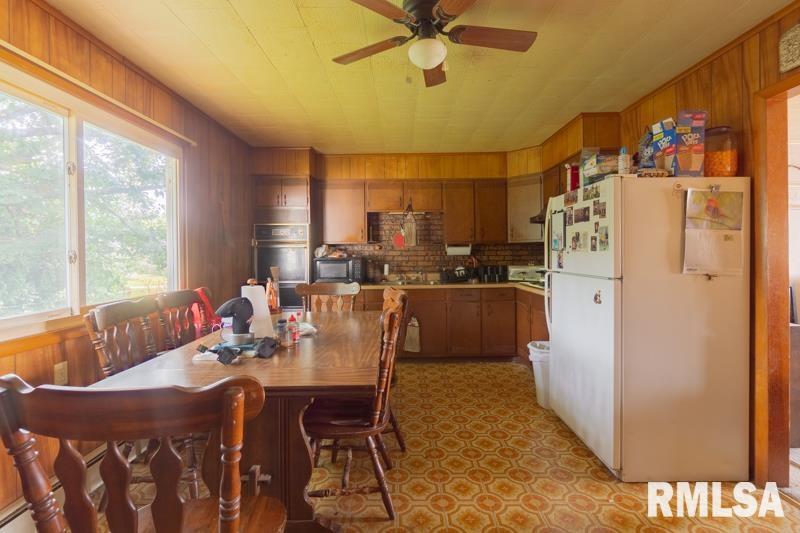 310 Center Street Dunfermline, IL 61524 - Photo 5 of 15