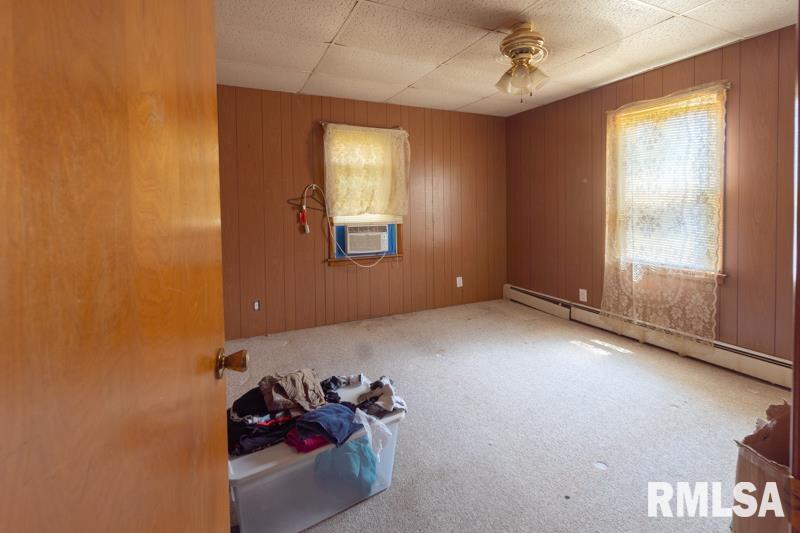 310 Center Street Dunfermline, IL 61524 - Photo 10 of 15