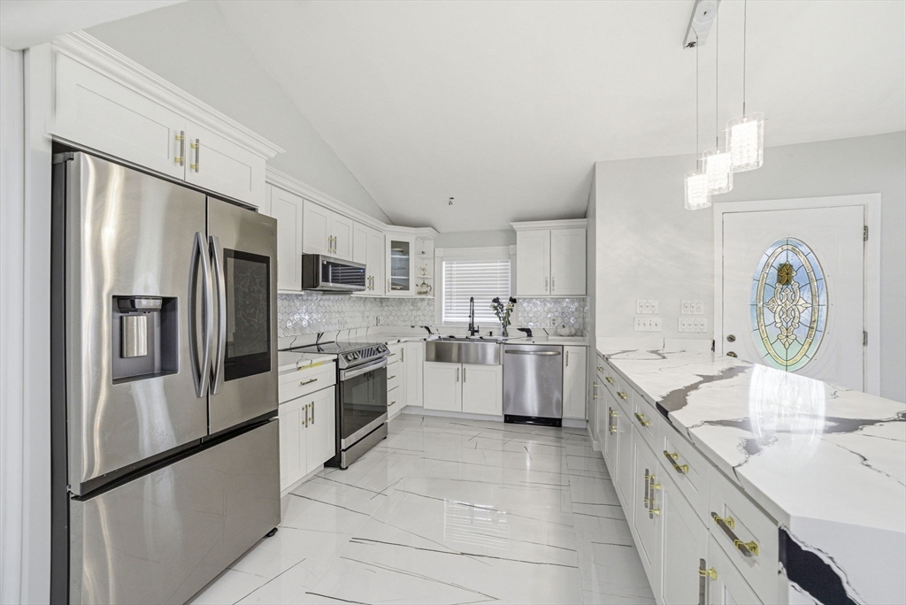 222 East Main Street Georgetown, MA 01833 - Photo 4 of 36