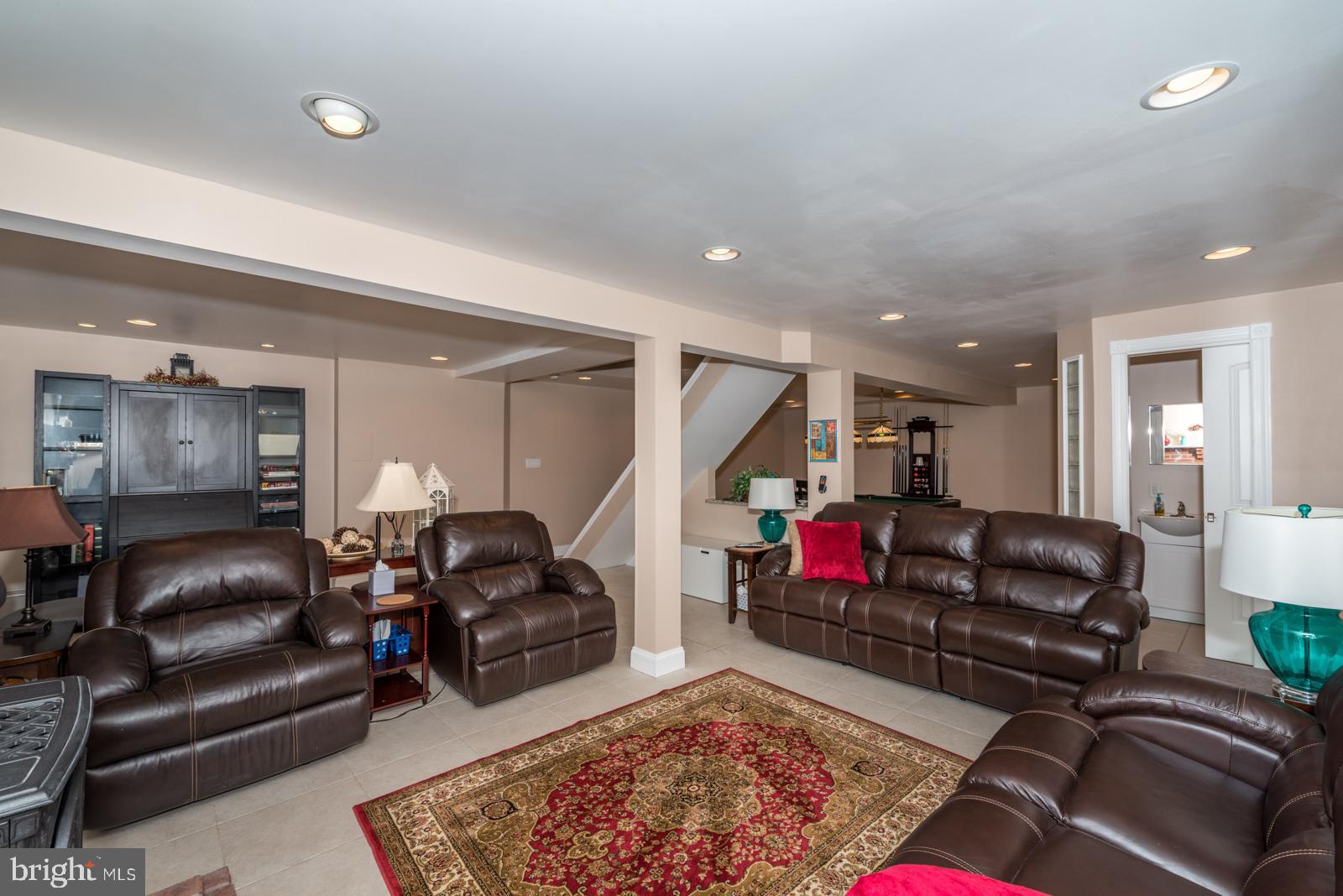 555 Blue Lake Road Denver, PA 17517 - Photo 26 of 35 V3
