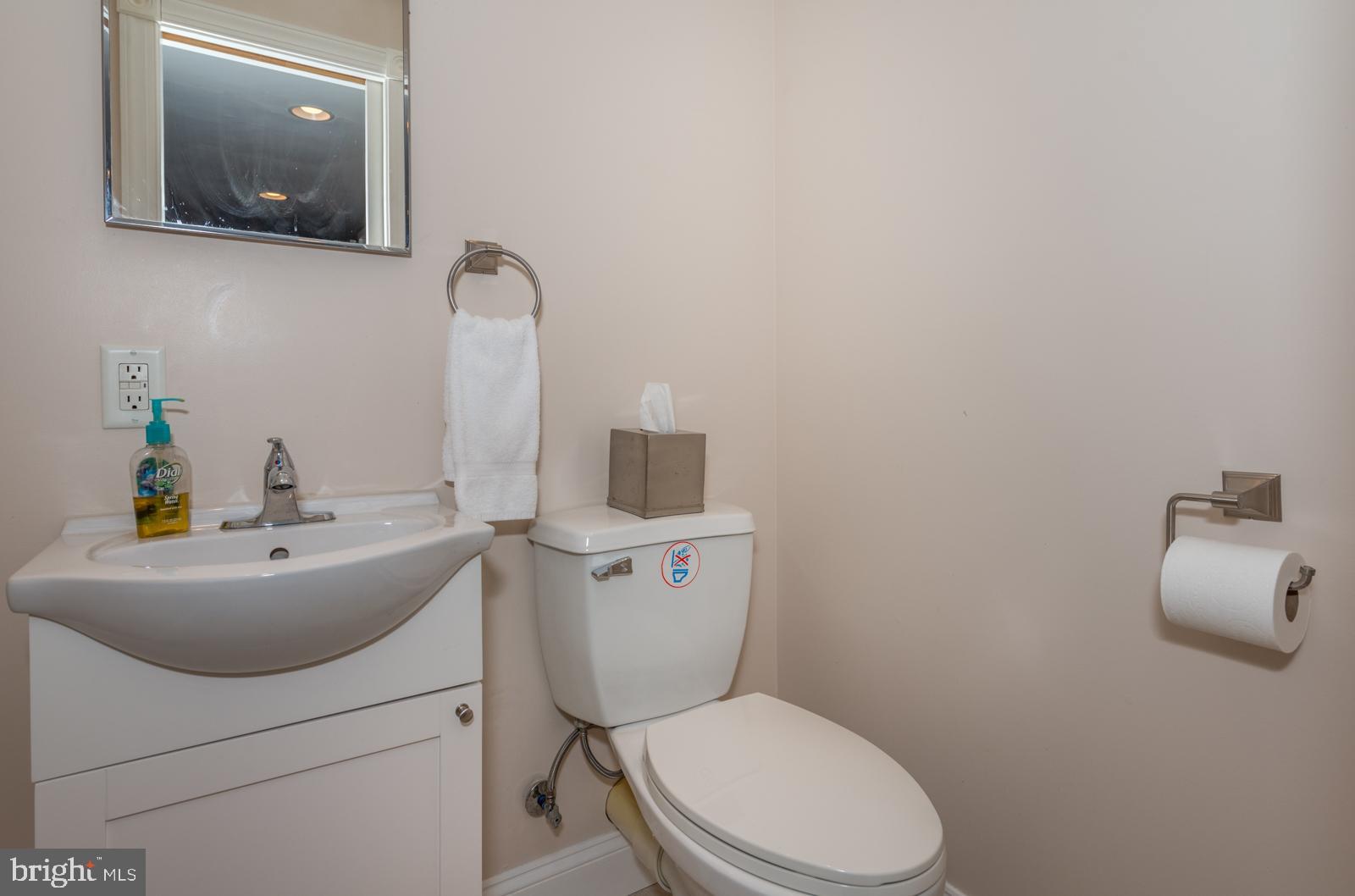 555 Blue Lake Road Denver, PA 17517 - Photo 29 of 35 Powder Room