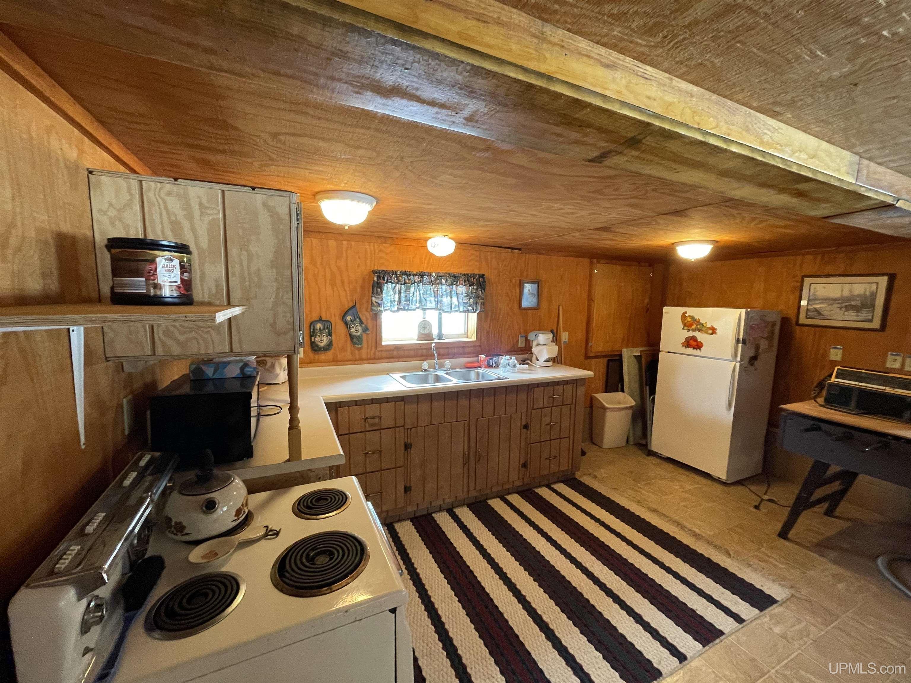 11128 Co Road Rapid River, MI 49878 - Photo 37 of 97