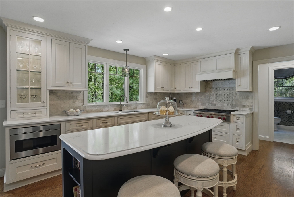 11 Edgehill Road Hopkinton, MA 01748 - Photo 5 of 41 Gallery Image 5