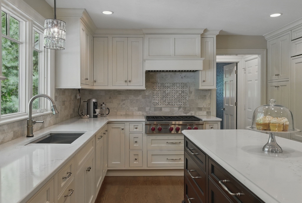 11 Edgehill Road Hopkinton, MA 01748 - Photo 6 of 41 Gallery Image 6