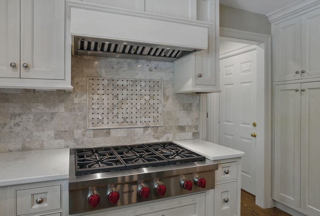 11 Edgehill Road Hopkinton, MA 01748 - Photo 8 of 41 Gallery Image 8