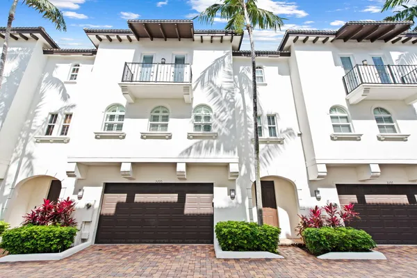 $978,000 | 3235 Northeast 13th Street, Pompano Beach, FL 33062