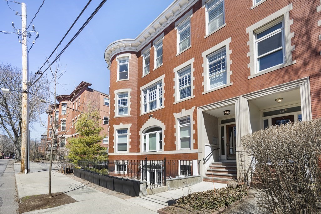 23 Strathmore Road, Unit 3 Brookline, MA 02445 - Photo 23 of 26 a front view of a building