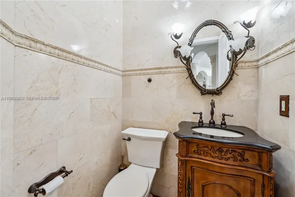 $2,400,000 | 8200 Northwest 163rd Street, Miami Lakes, FL 33016