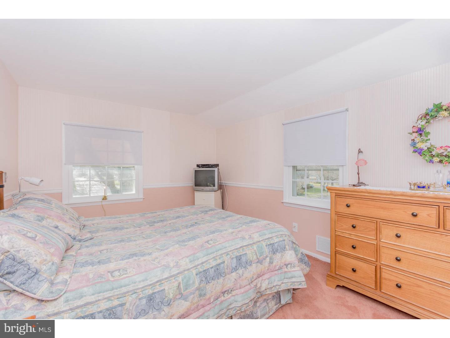 182 Pearl Croft Road Cherry Hill, NJ 08034 - Photo 20 of 25 Gallery Image 20