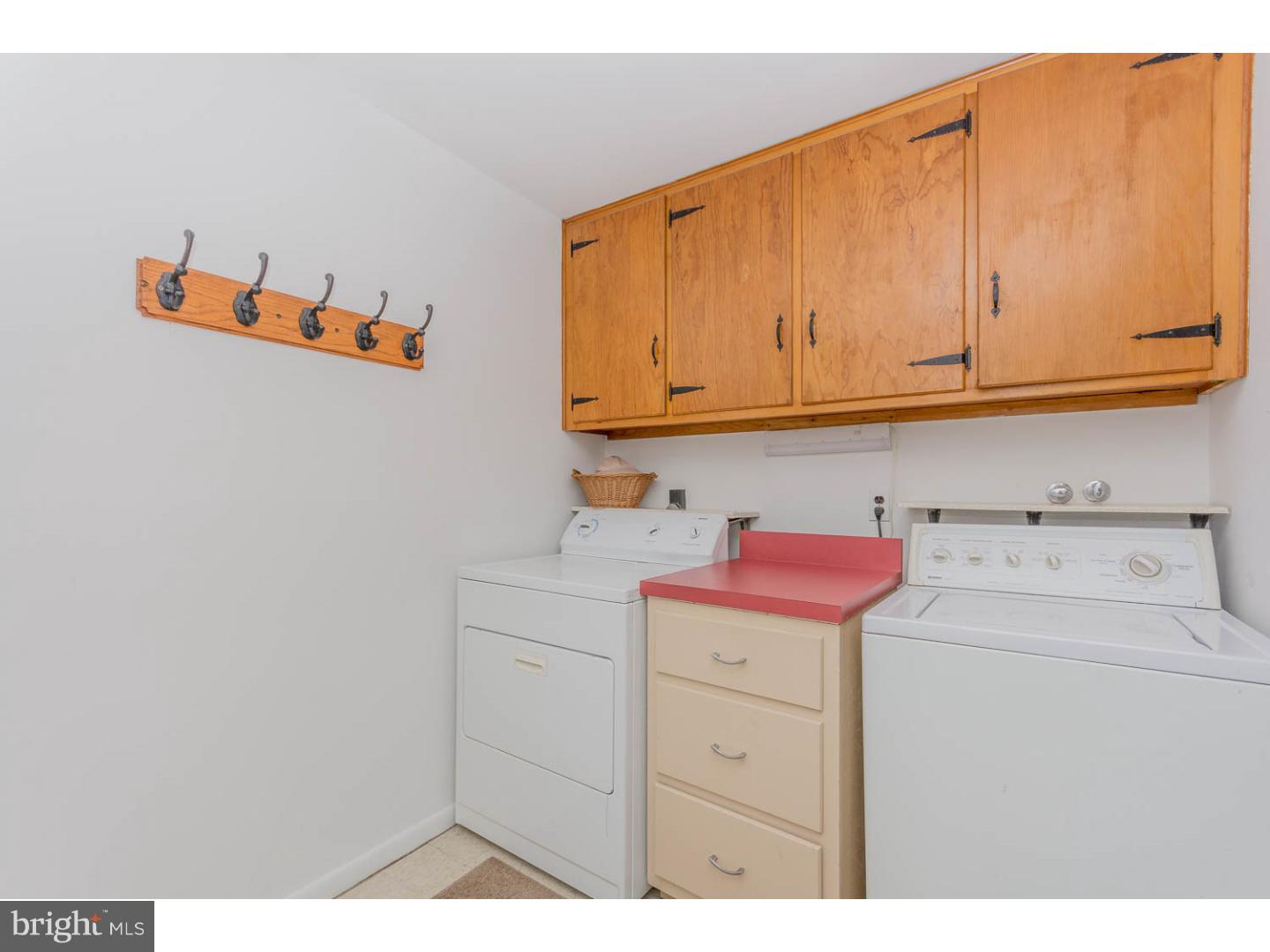 182 Pearl Croft Road Cherry Hill, NJ 08034 - Photo 8 of 25 Gallery Image 8