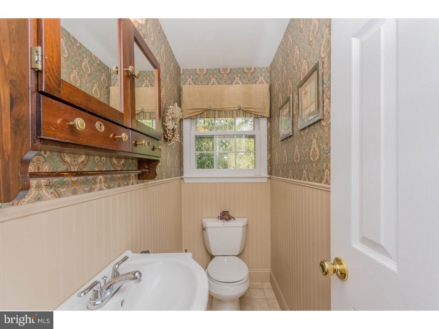 182 Pearl Croft Road Cherry Hill, NJ 08034 - Photo 9 of 25 Gallery Image 9