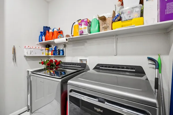 a front view of house with yard