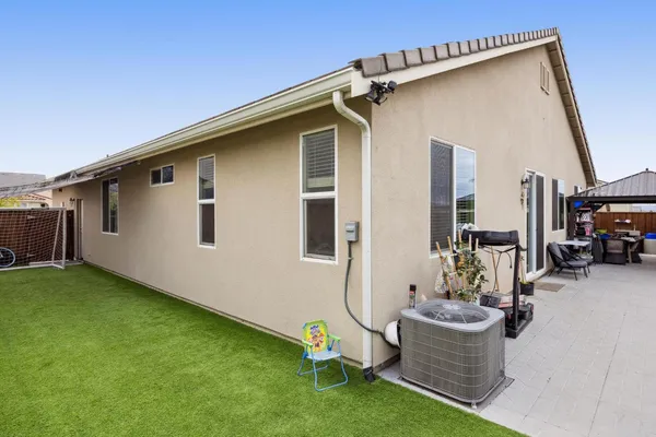 $870,000 | 2070 Camden Street, Hollister, CA 95023