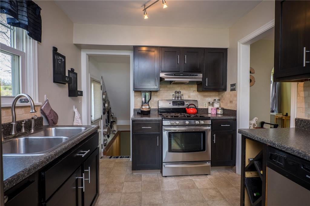 4 Perry Lane Pittsburgh, PA 15229 - Photo 7 of 22 Kitchen