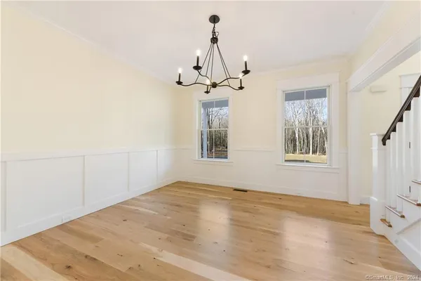$689,900 | 116 Holcomb Hill Road, New Hartford, CT 06057