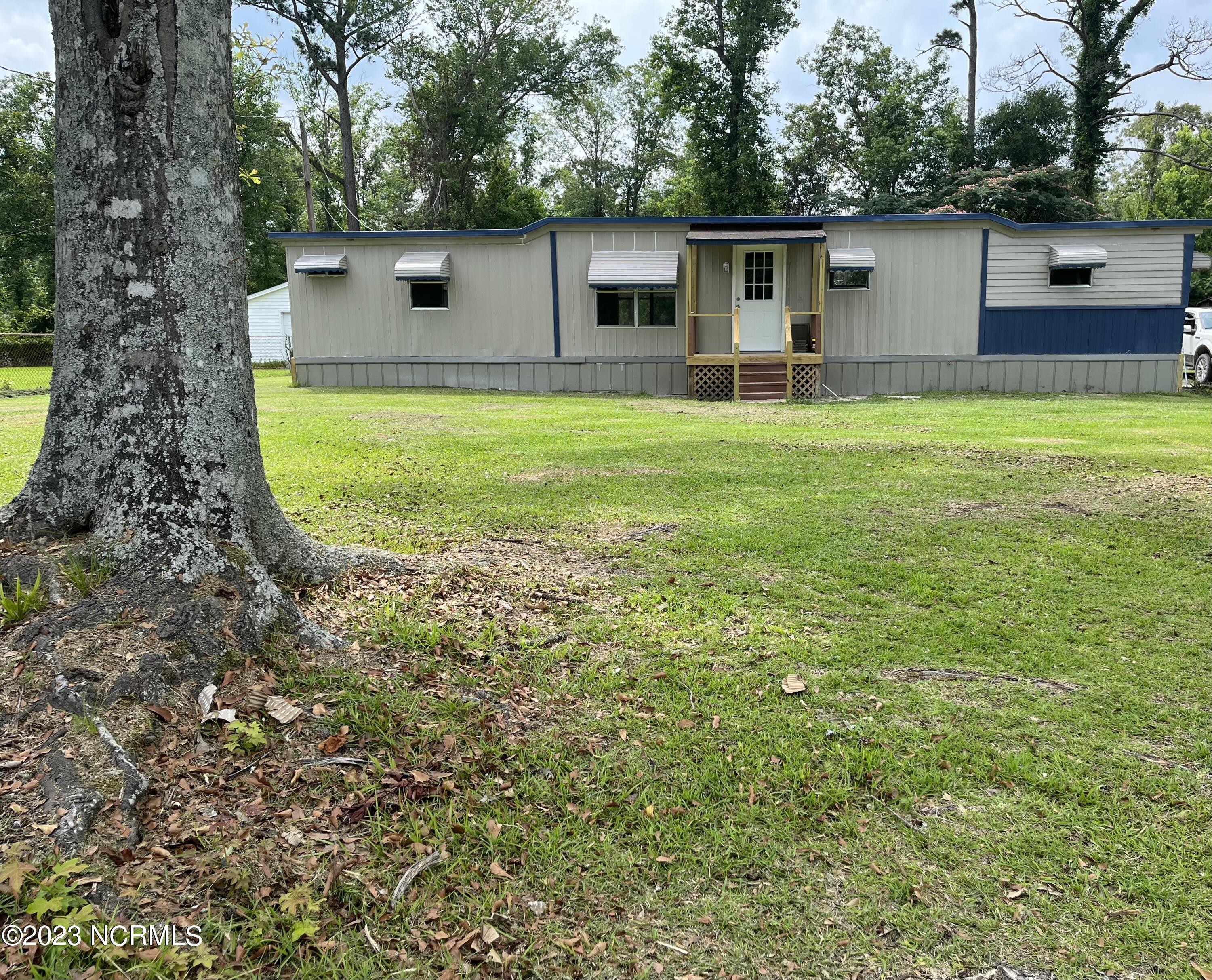 304 Queens Road Hubert, NC 28539 - Photo 2 of 18 IMG_2696