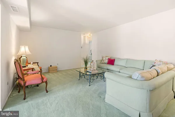 $279,900 | 24B West Bluebell Lane, Mount Laurel, NJ 08054