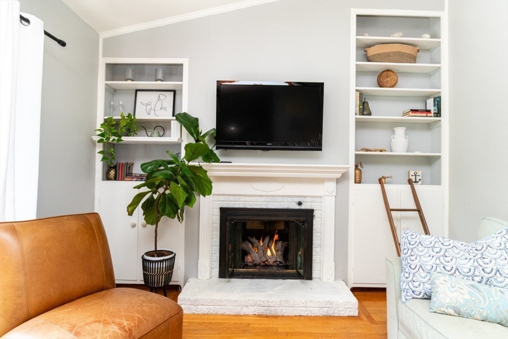 77 Clinton Road Weymouth, MA 02189 - Photo 3 of 38