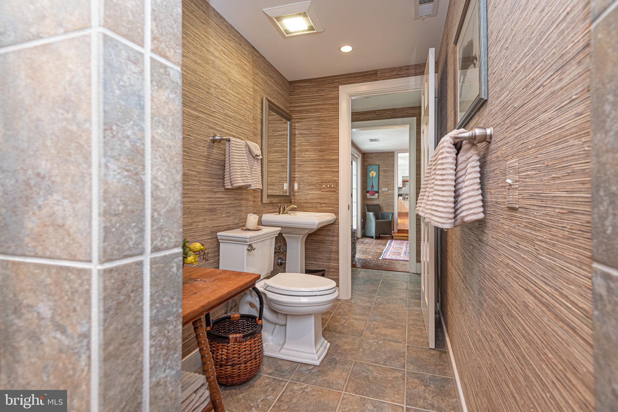 4500 Boone Creek Road Oxford, MD 21654 - Photo 25 of 133 Second bathroom