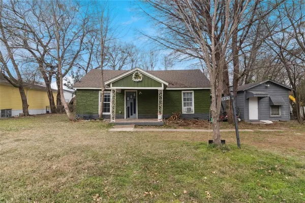 $99,900 | 805 East 11th Street, Kemp, TX 75143
