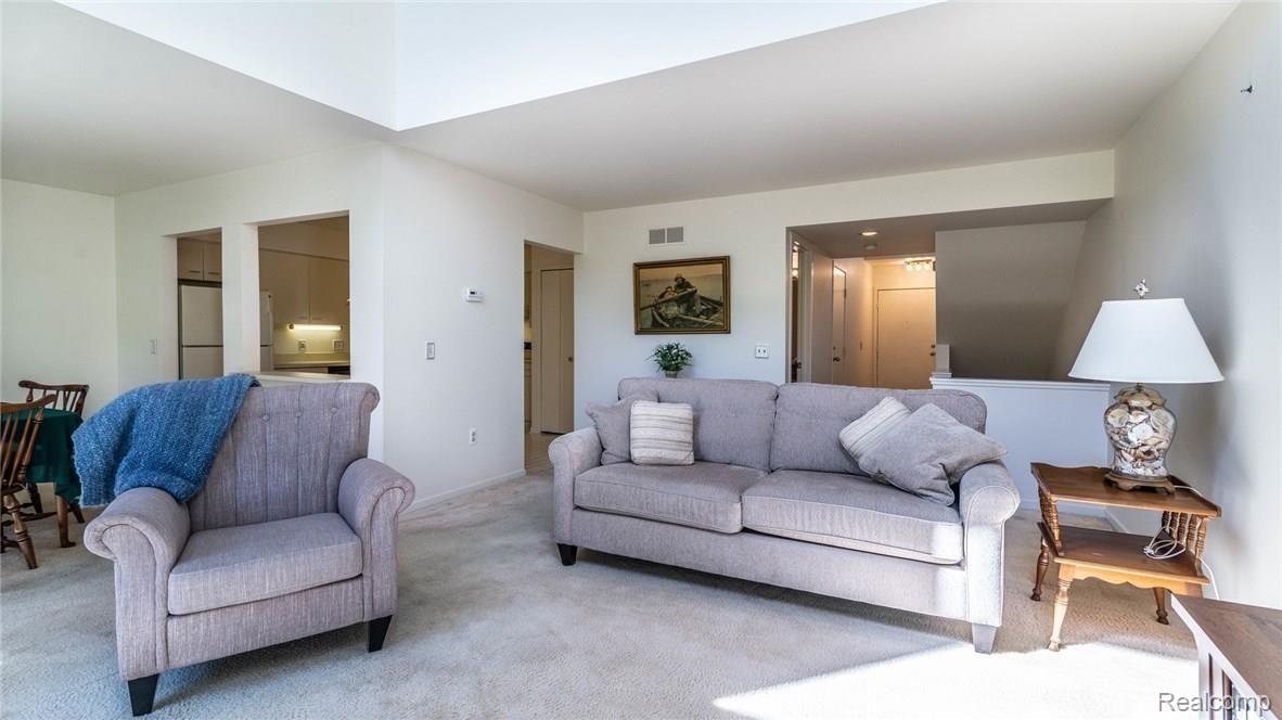 620 Ashley Circle East, Unit 81 Rochester, MI 48307 - Photo 44 of 45 Open floor plan