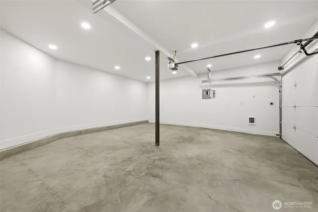 $1,395,000 | 19531 55th Avenue Northeast, Lake Forest Park, WA 98155