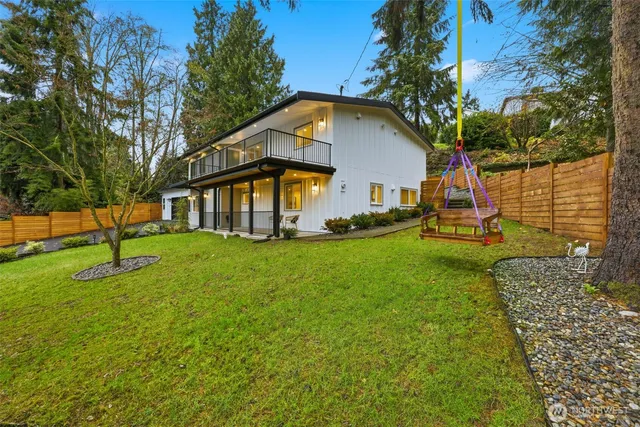 $1,395,000 | 19531 55th Avenue Northeast, Lake Forest Park, WA 98155