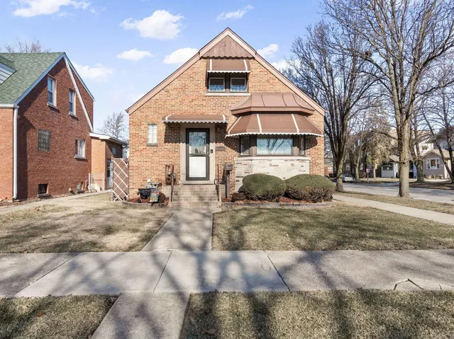 $314,900 | 6401 Sinclair Avenue, Berwyn, IL 60402