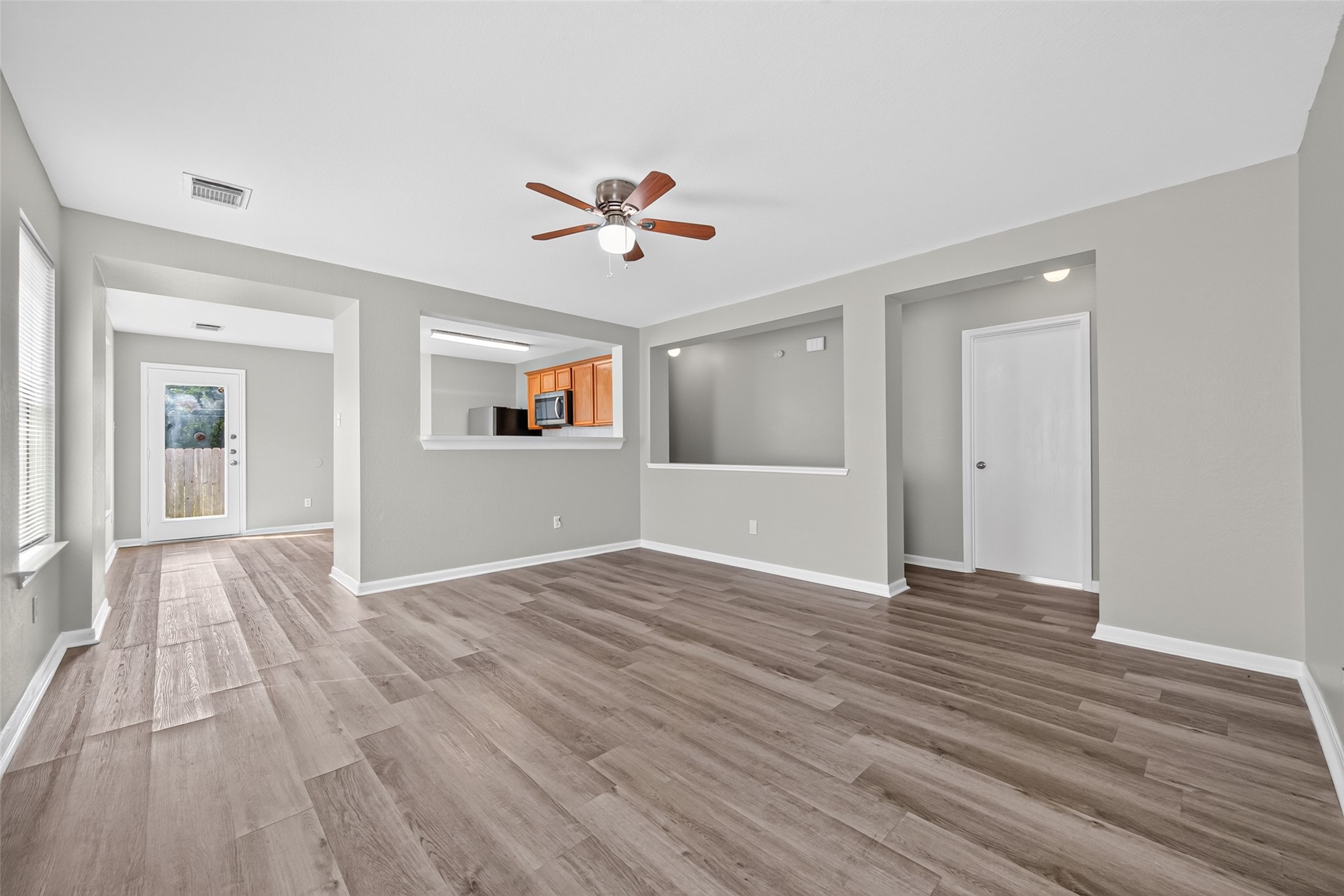 22851 Twisting Pine Drive Spring, TX 77373 - Photo 7 of 31