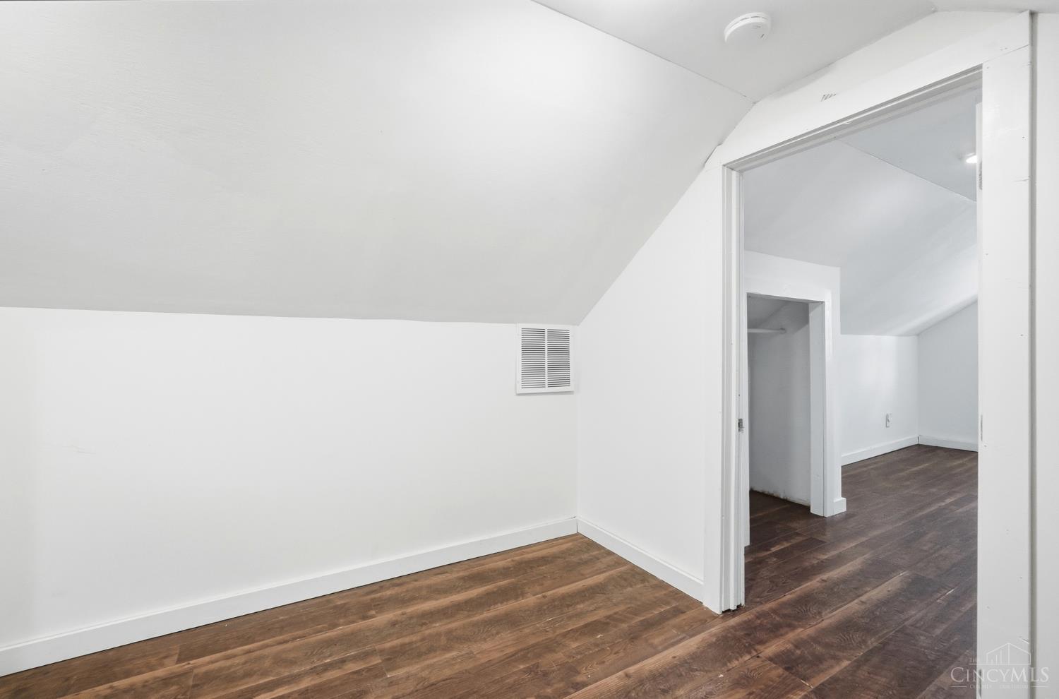 5792 Gaines Road Cincinnati, OH 45247 - Photo 38 of 73