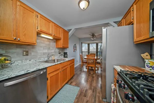 $220,000 | 31260 Country Way, Farmington Hills, MI 48331