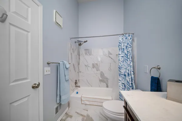 $220,000 | 31260 Country Way, Farmington Hills, MI 48331