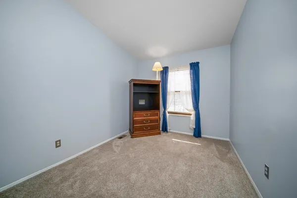 $220,000 | 31260 Country Way, Farmington Hills, MI 48331