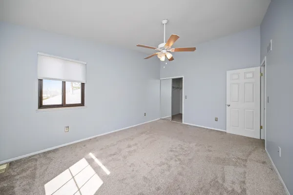 $220,000 | 31260 Country Way, Farmington Hills, MI 48331