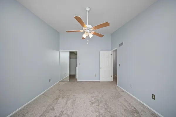 $220,000 | 31260 Country Way, Farmington Hills, MI 48331