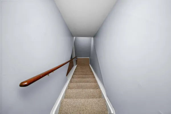 $220,000 | 31260 Country Way, Farmington Hills, MI 48331