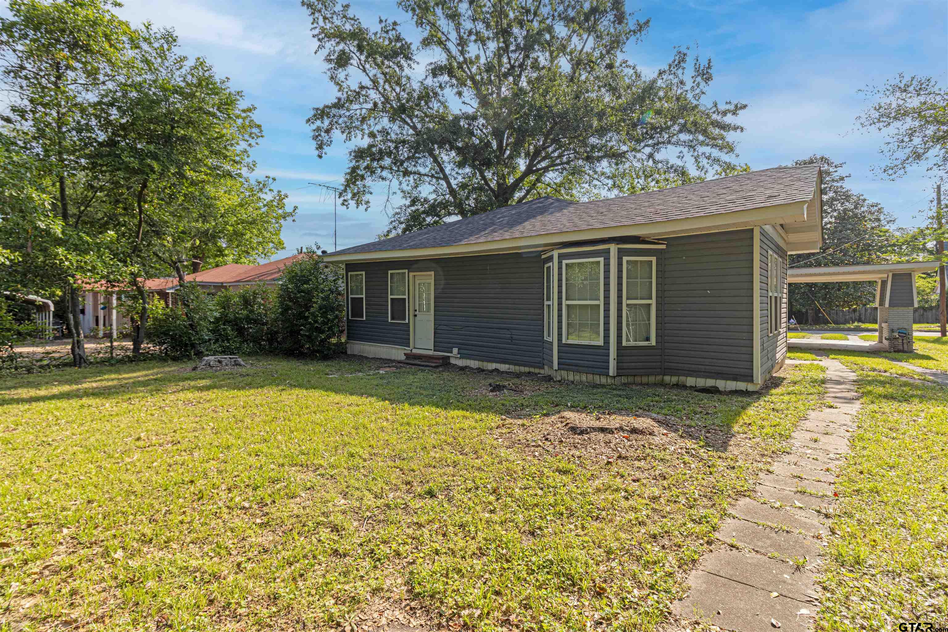 316 Polk Street Gilmer, TX 75644 - Photo 5 of 28