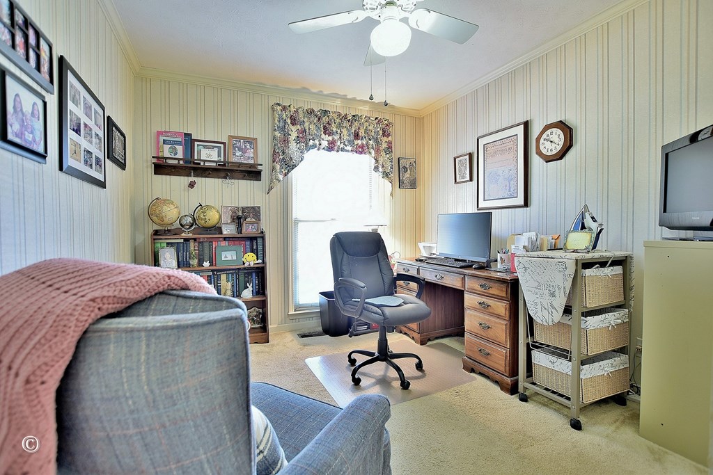 5002 Sears Court Columbus, GA 31907 - Photo 24 of 35 a workspace with furniture and lamp