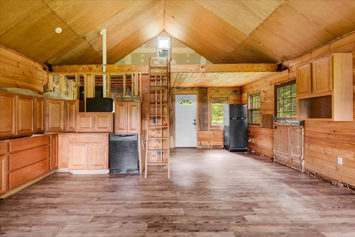 979 Corley Road Wolcott, VT 05680 - Photo 5 of 35