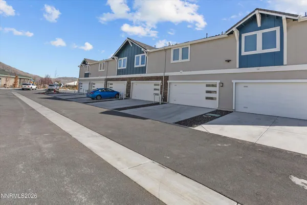$420,000 | 18661 Village Center Drive, Reno, NV 89508