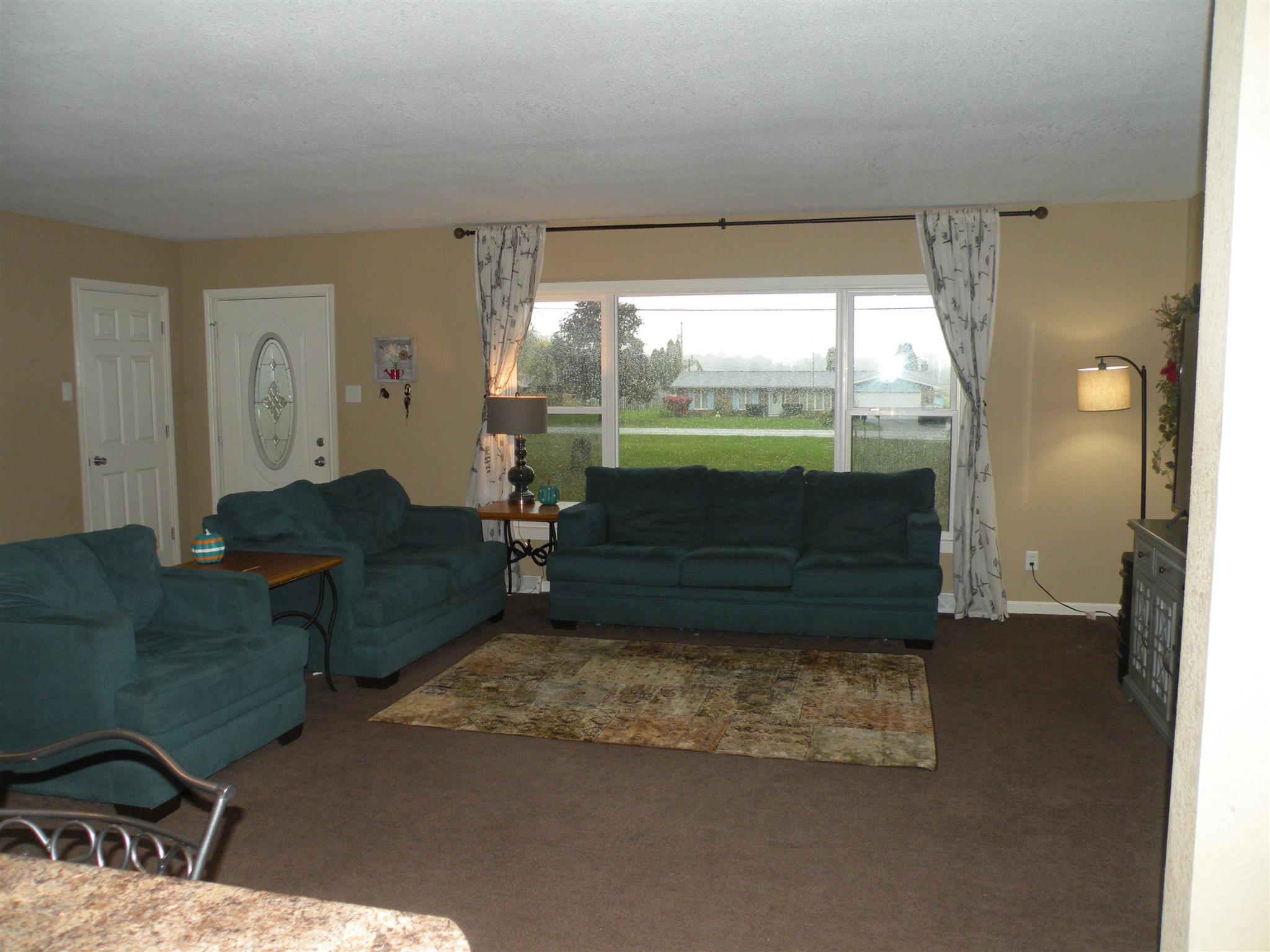 8208 Hessen Cassel Road Fort Wayne, IN 46816 - Photo 3 of 30
